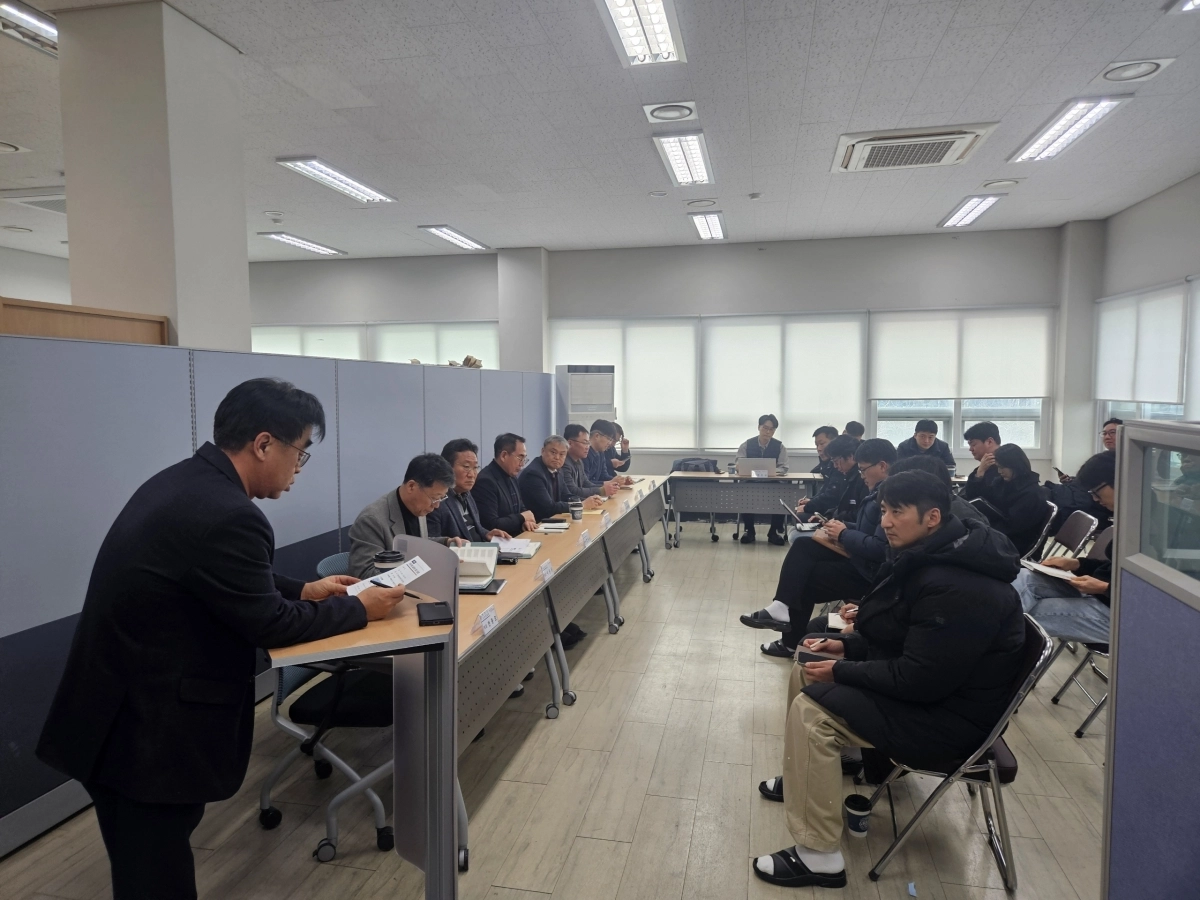 천안 이랜드 물류센터 화재와 관련해 간담회가 열리고 있다. 시 제공