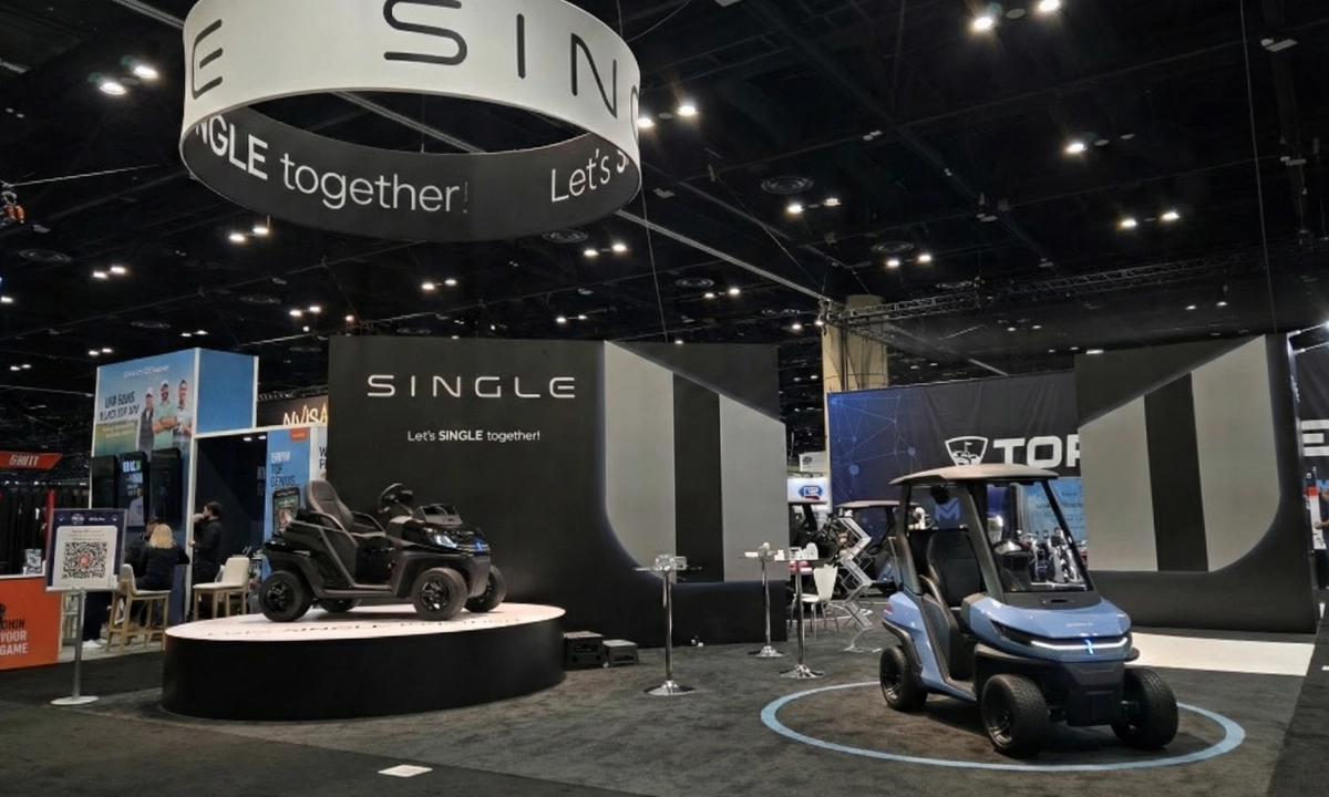 한국에서 개발한 1인승 전동 골프카트가 미국 PGA 머천다이즈쇼에서 선보였다. 메이트모빌리티 제공.