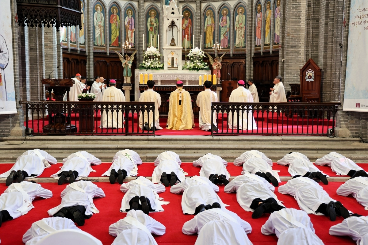 지난해 천주교 서울대교구에서 열린 사제 서품식 장면. 천주교 서울대교구 제공.