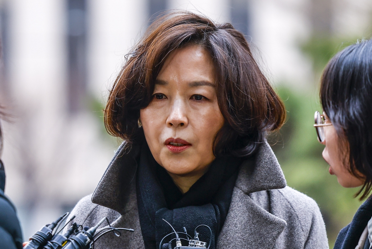 경찰 출석하는 김경 시의원