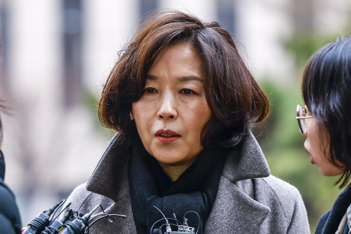 경찰 출석하는 김경 시의원