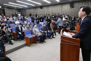 장동혁 퇴원날 ‘김종혁 탈당 권유’… 사실상 한동훈 축출 예고