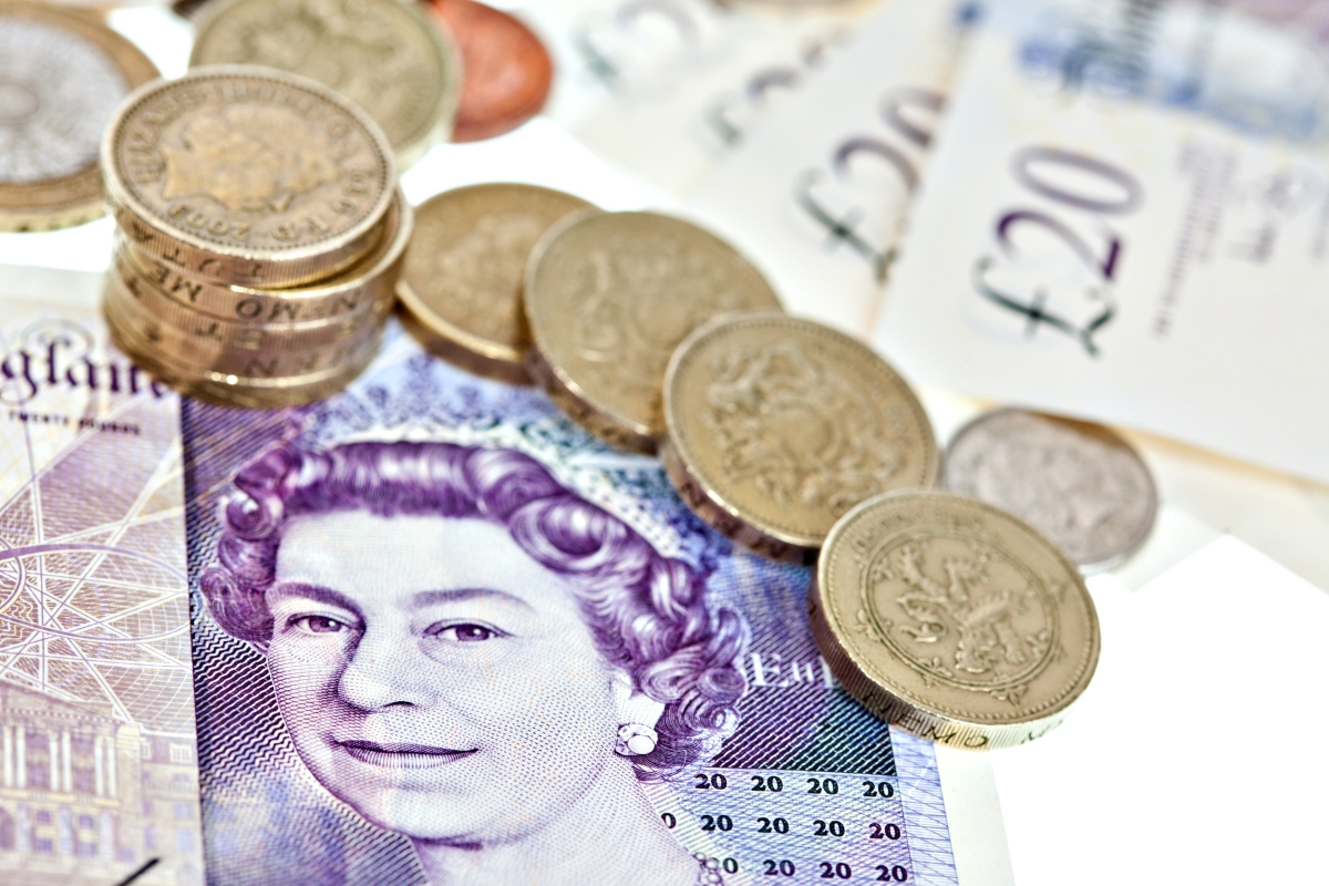 영국 파운드 지폐와 동전. 123rf