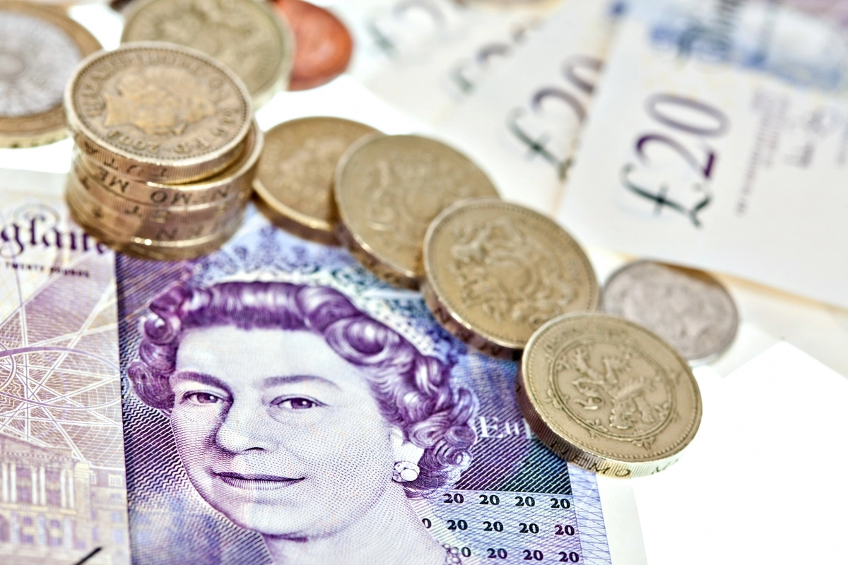 영국 파운드 지폐와 동전. 123rf