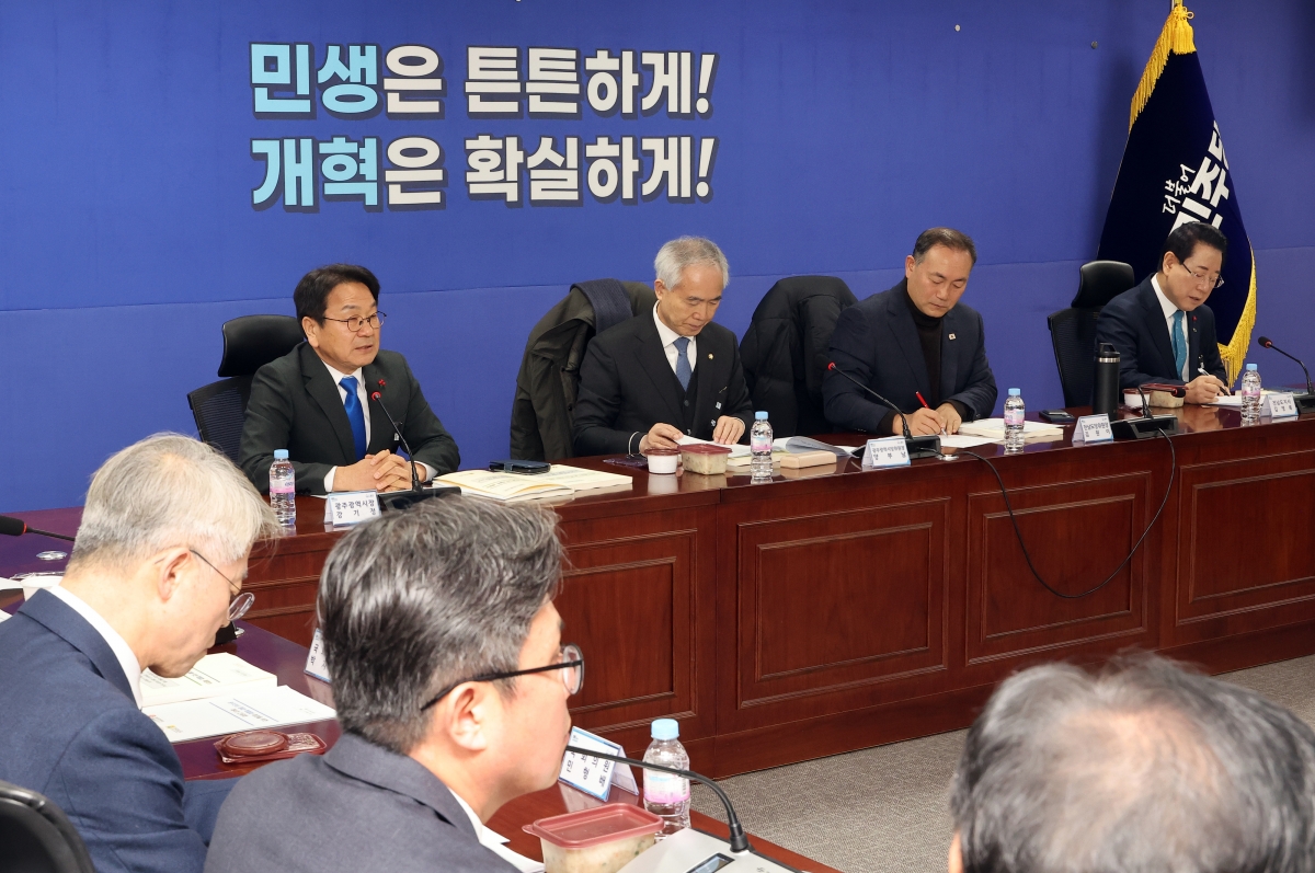 강기정 광주시장, “통합 명칭은? 청사는?”