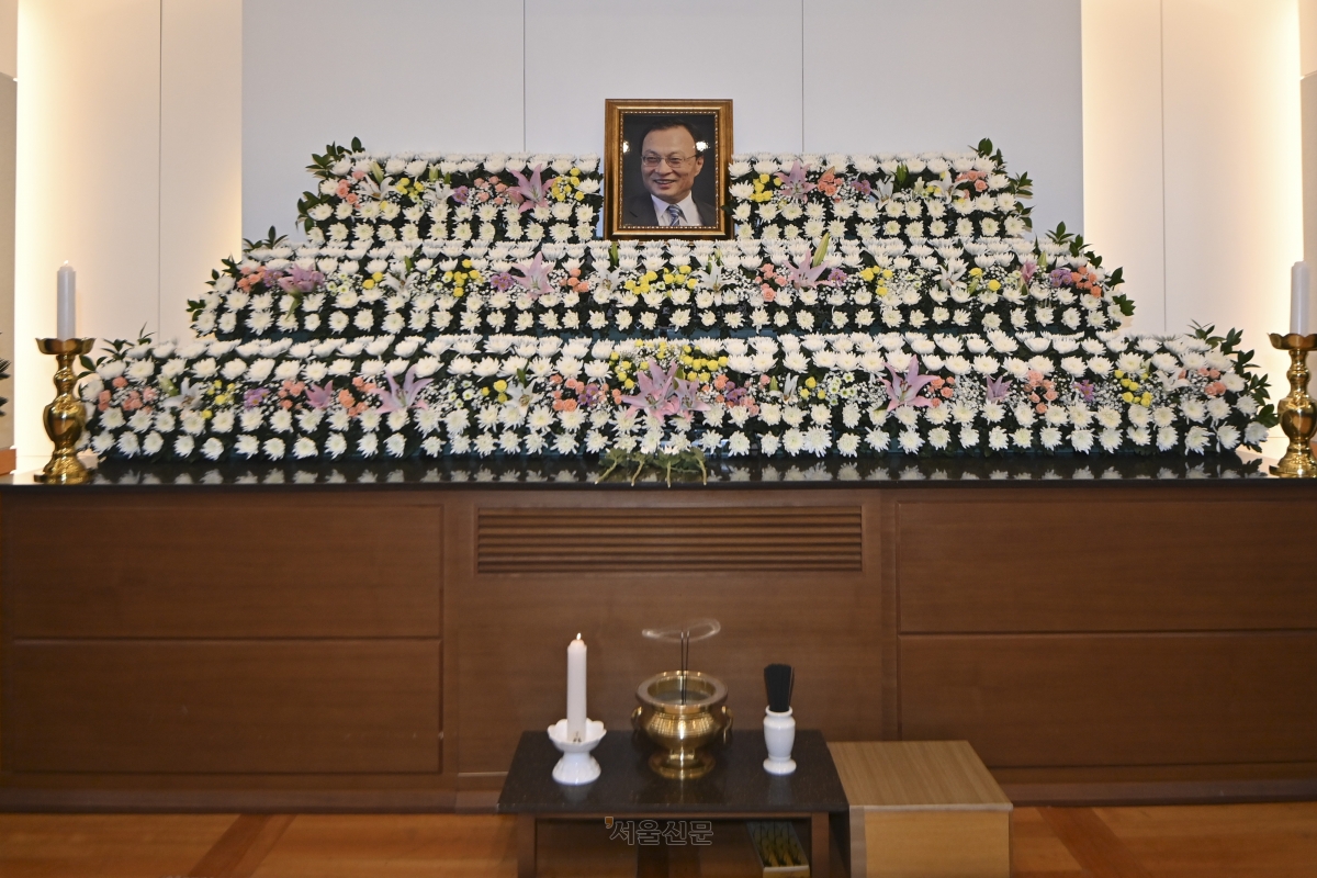 27일 오전 서울 종로구 서울대학교병원 장례식장에 故 이해찬 민주평화통일자문회의 수석부의장의 빈소가 마련되어 있다. 홍윤기 기자