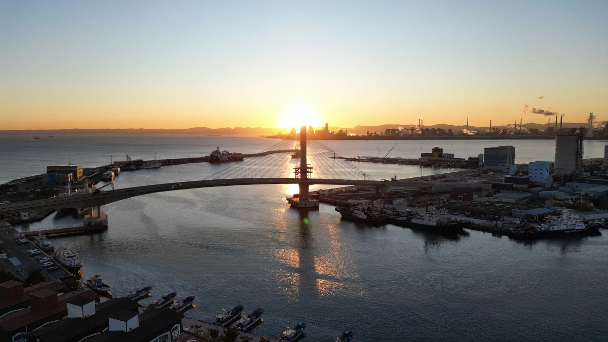 경북 포항시 남구 송도동과 북구 항구동을 잇는 해오름대교 전경. 포항시 제공
