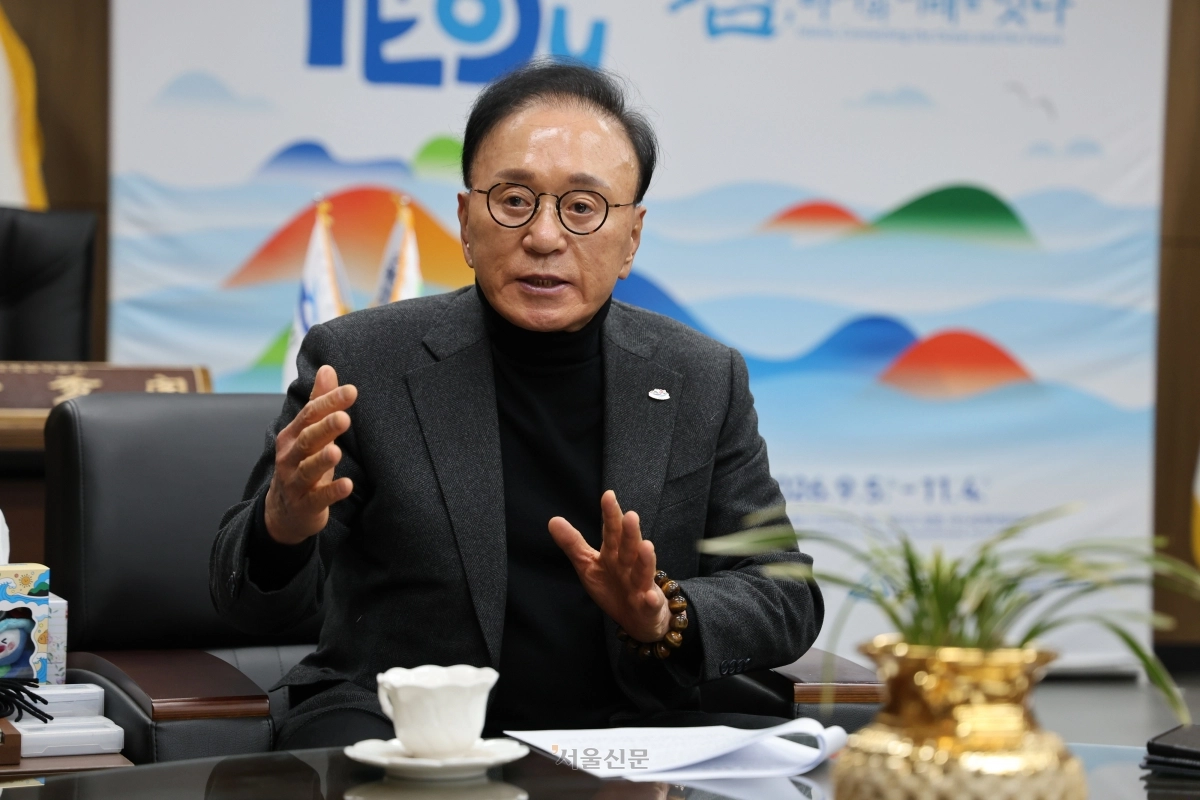 박수관 여수세계섬박람회 조직위원장이 27일 서울신문과의 인터뷰에서 박람회 준비 상황을 설명하고 있다.