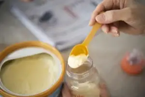 “아이 분유라 해외직구하는데…가슴 철렁” 압타밀 英 리콜에 국내 맘카페 ‘발칵’