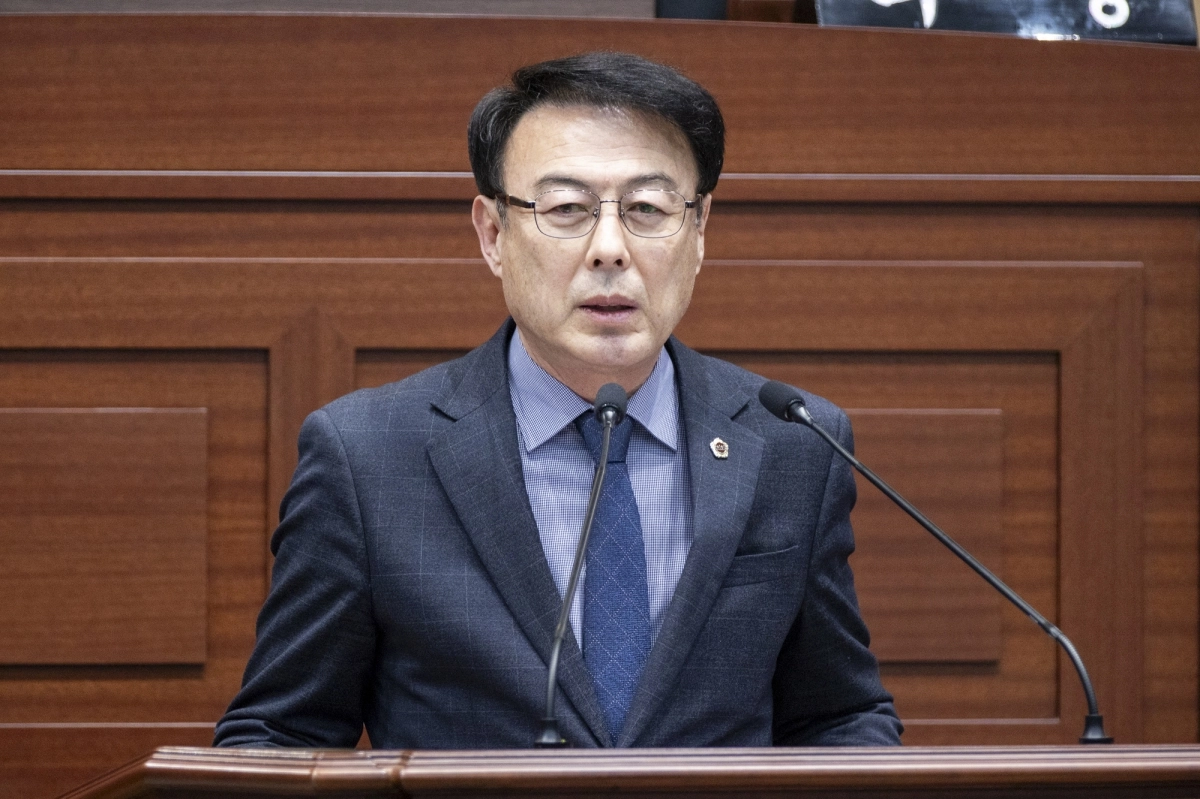 28일 열린 제360회 임시회 제1차 본회의 5분 자유발언을 하는 이충원 의원. 경북도의회 제공