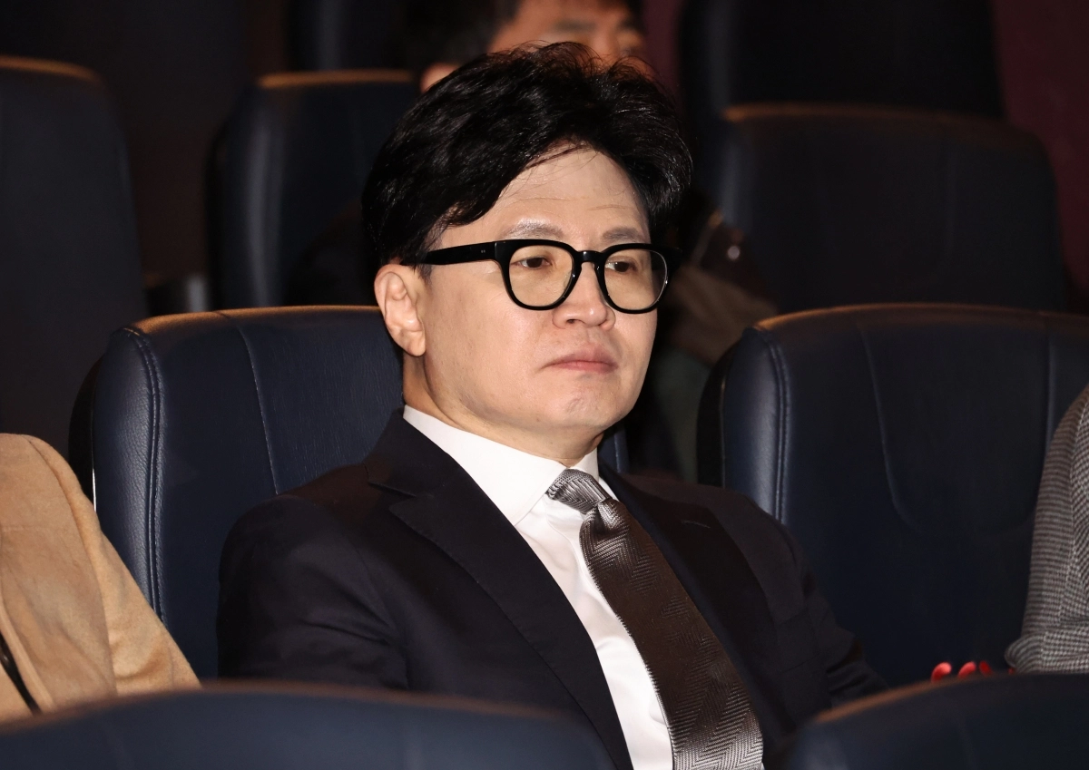 한동훈 전 국민의힘 대표가 28일 서울 영등포구 한 영화관에서 ‘잊혀진 대통령: 김영삼의 개혁시대’ 영화 상영 시작을 기다리고 있다. 2026.1.28 뉴시스
