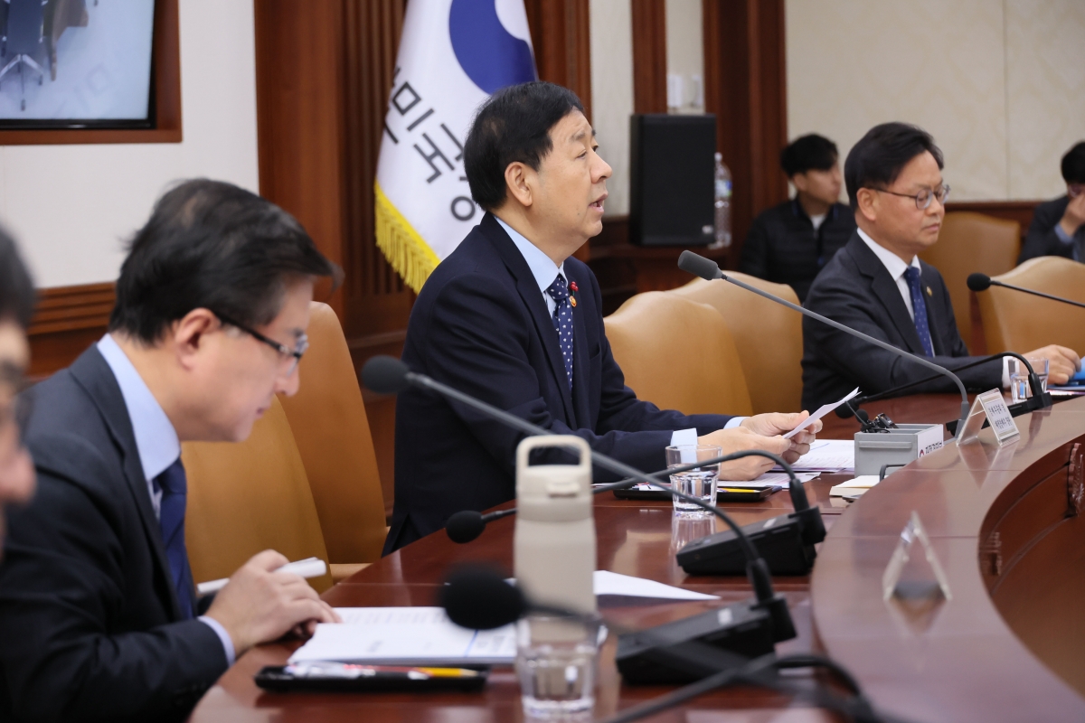 구윤철 부총리 겸 재정경제부 장관이 28일 서울 종로구 정부서울청사에서 열린 경제관계장관회의 겸 민생경제관계장관회의를 주재하고 있다. 2026.1.28 연합뉴스