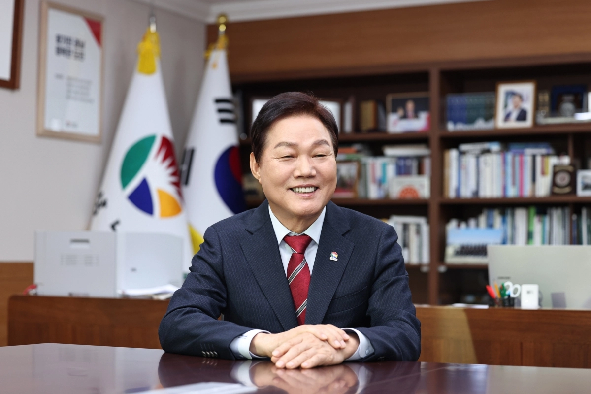 민선 8기 경남도정을 이끈 박완수 경남지사가 28일 서울신문과의 인터뷰에서 임기 마지막 해인 올해 미래 성장 기반을 제도적으로 완성하겠다는 의지를 밝혔다. 경남도 제공