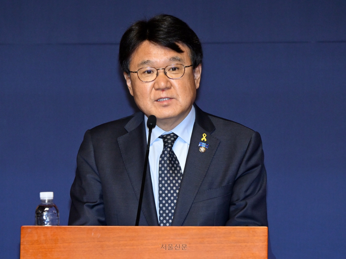 황운하 조국혁신당 의원이 지난해 4월 22일 국회 사랑재에서 열린 국회 미래산업포럼 발족식에서 축사를 하고 있다. 2025.4.22 안주영 전문기자