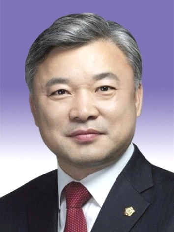 권광택 경북도의회 행정보건복지위원회 위원장