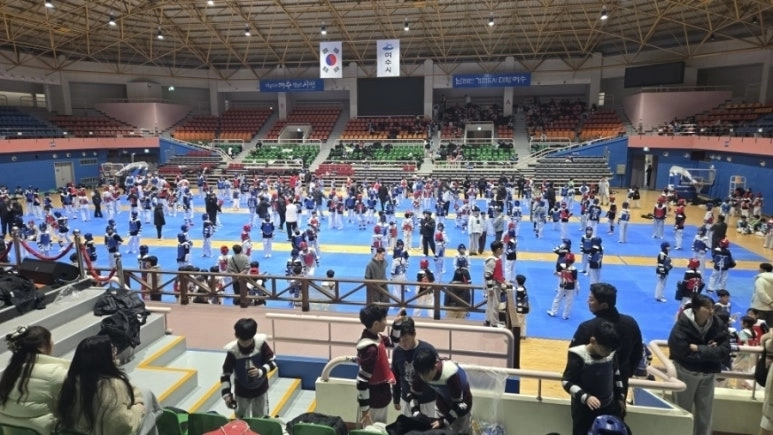 여수시 진남실내체육관 전경.