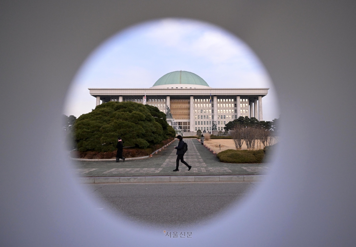 정치-국회-내년도 예산안 협상 관련 여야 팽팽히 대치중-긴장감 도는 국회