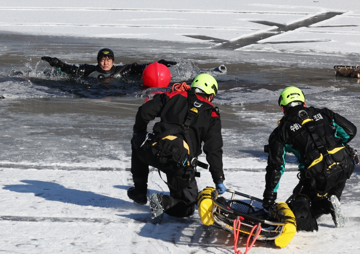 동계 수난사고 대비… 훈련은 실전같이