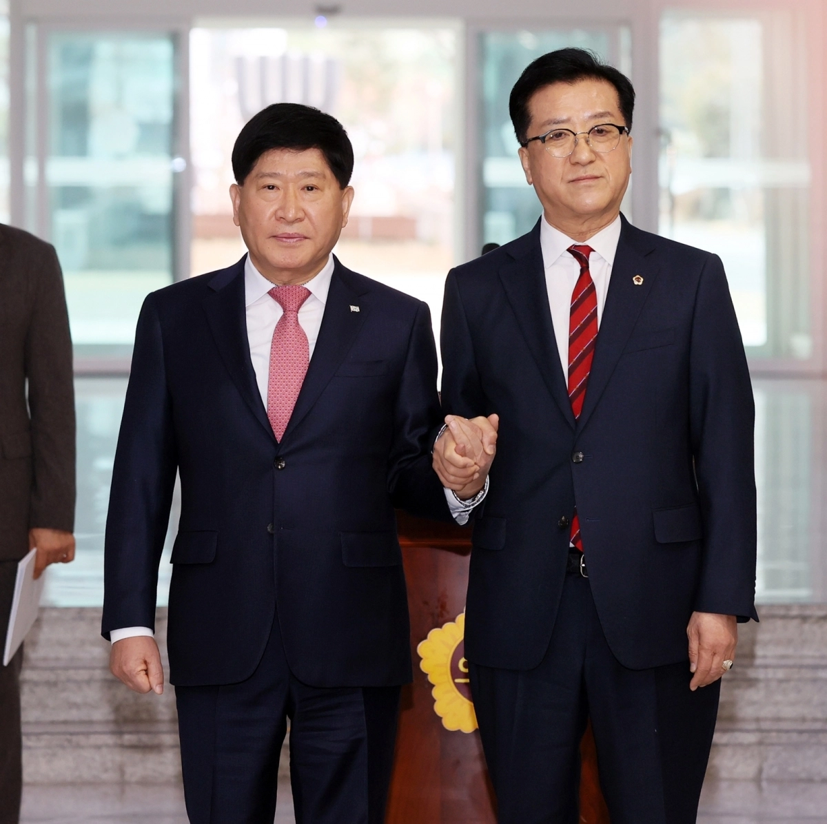 충청남도의회 홍성현 의장과 대전광역시의회 조원휘 의장. 도의회 제공