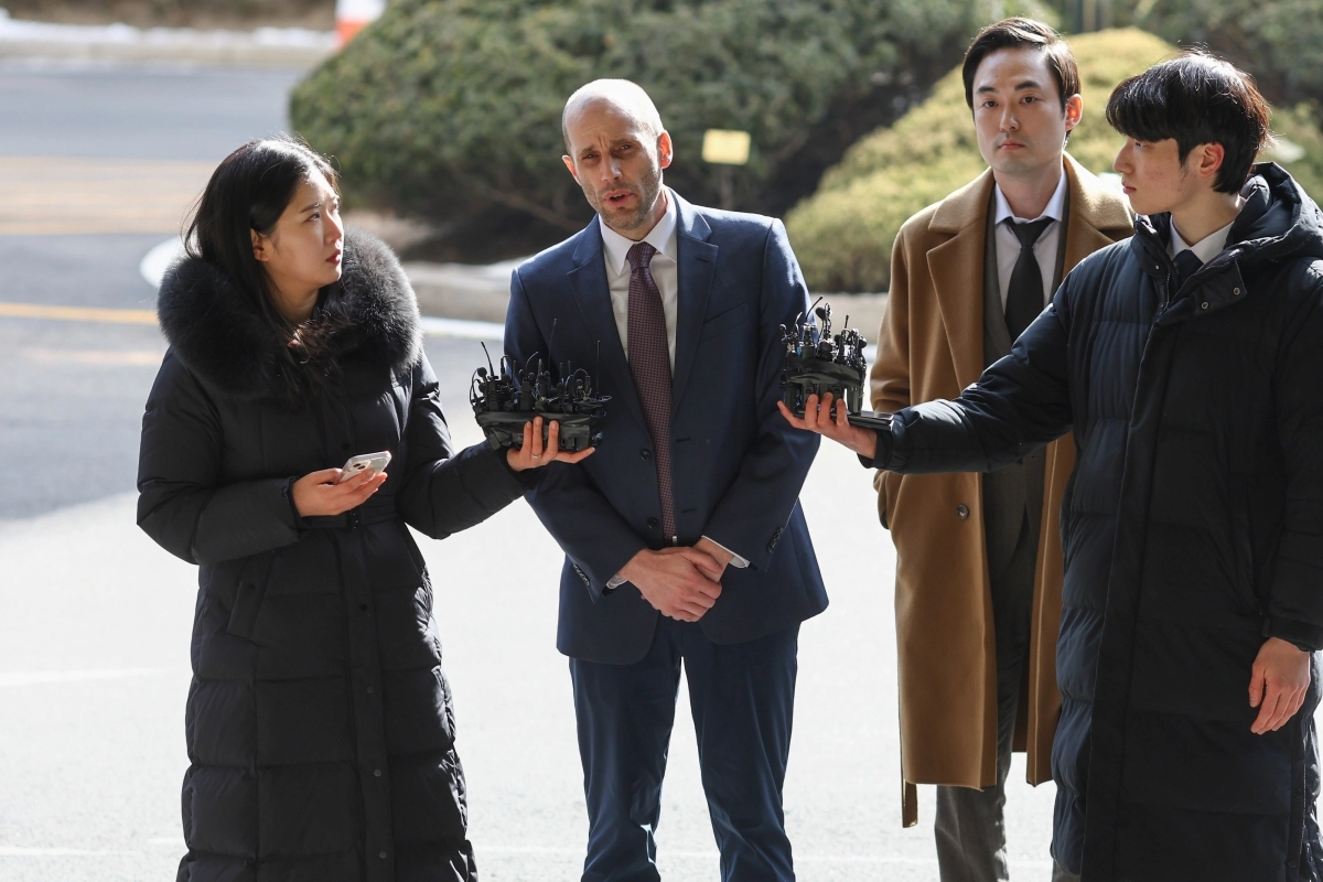입장 밝히는 로저스 쿠팡 한국 임시 대표