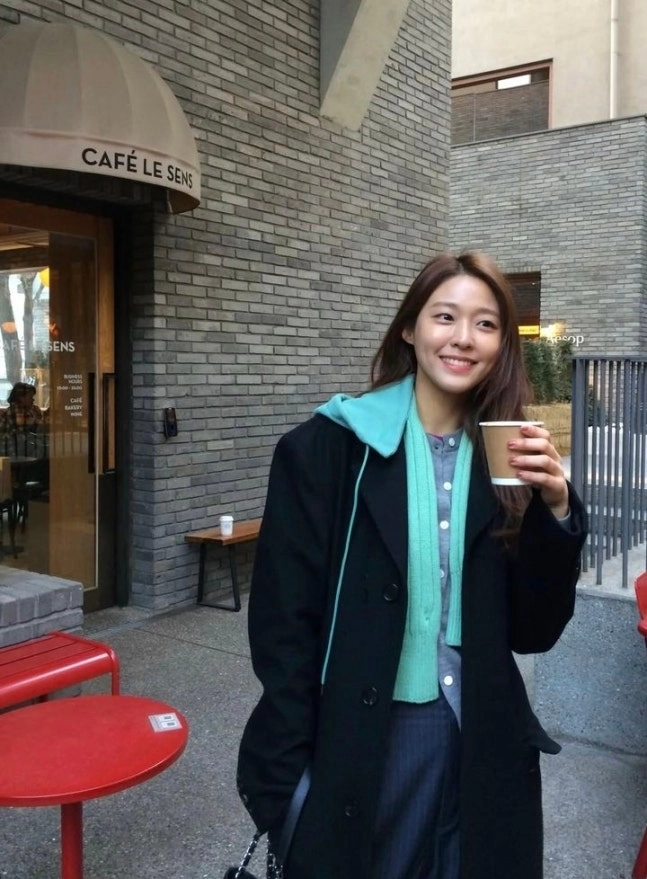 배우 설현.  설현 인스타그램 캡처 뉴시스