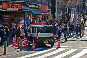 “일본 가지마…최루가스 맞고 40억 돈가방 뺏겼다” 중국 또 여행 자제령