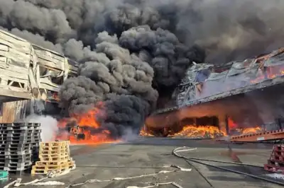 음성 생활용품 공장 화재 21시간 만에 완진…실종 1명 수색 중