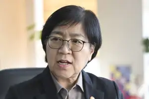 중산층도 받는 기초연금 23조… 정은경 “연내 개편 방향 설정”