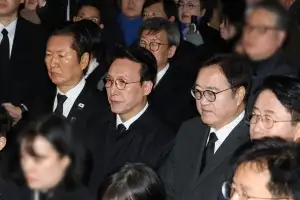 이해찬 장례 끝나자마자… 계파 갈등으로 번지는 ‘여권 합당론’