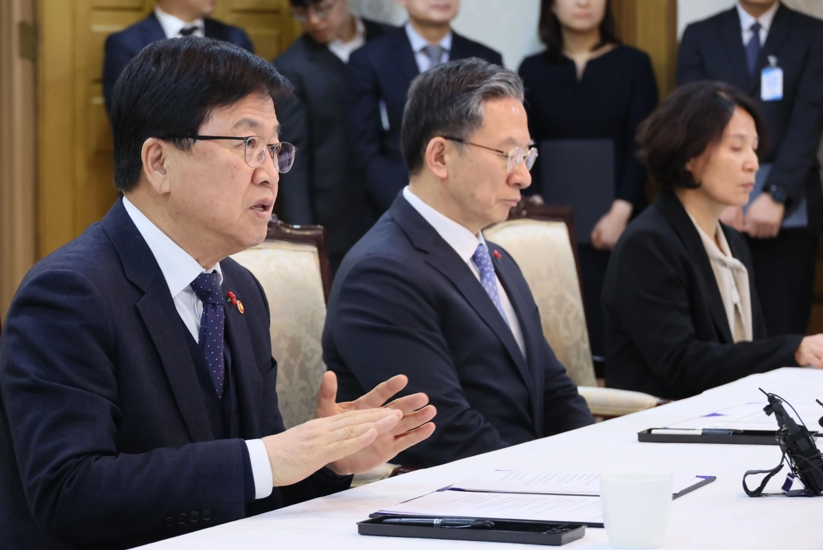 최교진 교육부 장관이 30일 서울 종로구 정부서울청사에서 열린 학교 현장의 헌법교육 강화를 위한 교육부·법무부·법제처·헌법재판연구원 업무협약에서 발언하고 있다. 2026.1.30 연합뉴스