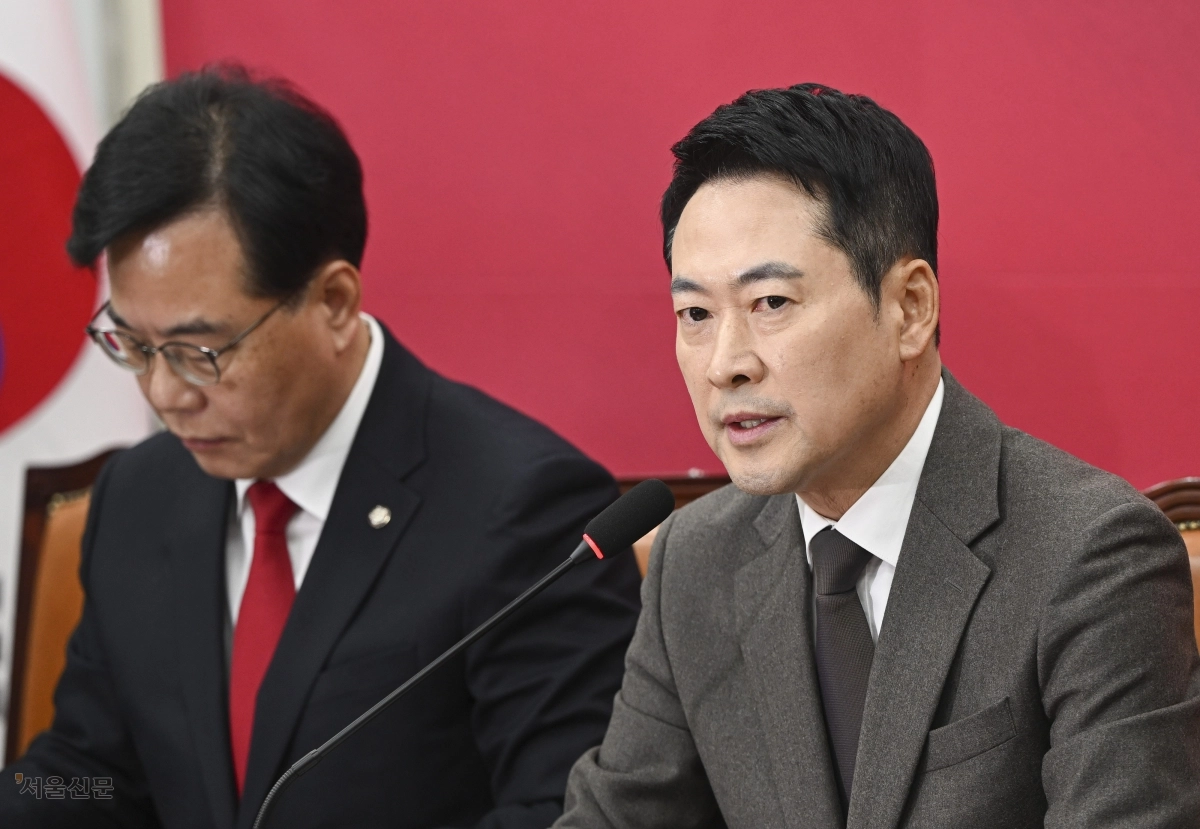 장동혁(오른쪽) 국민의힘 대표