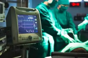 thumbnail - “손가락 아파 병원 갔는데 손목 절개”… 엉뚱한 부위 수술한 병원장 결국