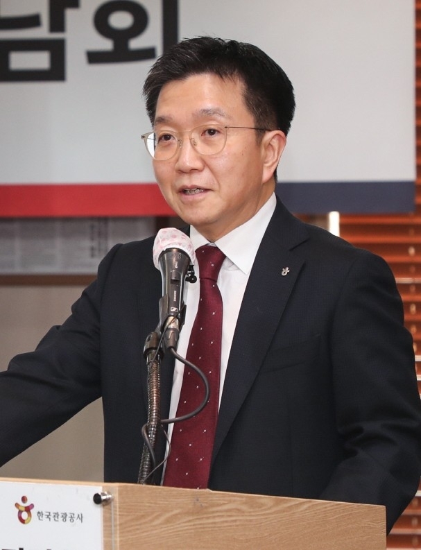박성혁 한국관광공사 사장이 2일 서울 중구 한국프레스센터에서 열린 새해 업무 계획 발표회에서 방한 관광객 3000만 명 시대를 앞당겨 열겠다는 포부를 밝히고 있다. 한국관광공사 제공.