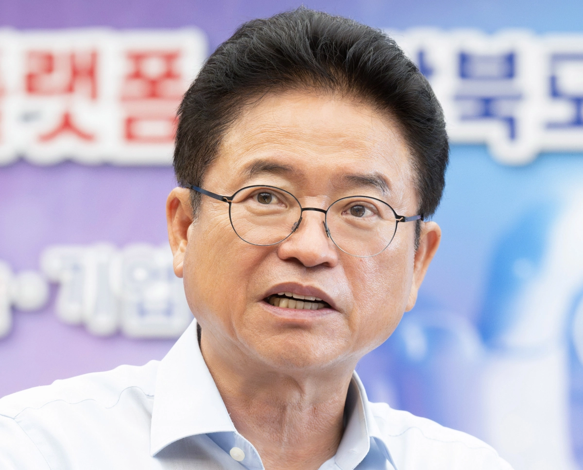 이철우 경북지사가 지난 2일 도청에서 가진 서울신문과의 인터뷰에서 ‘대구·경북 행정통합’과 올해 도정 계획을 설명하고 있다. 경북도 제공