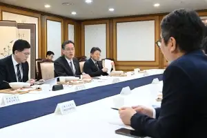 코스피 ‘검은 월요일’에…정부 “실물경제·금융시장 여건은 견조”