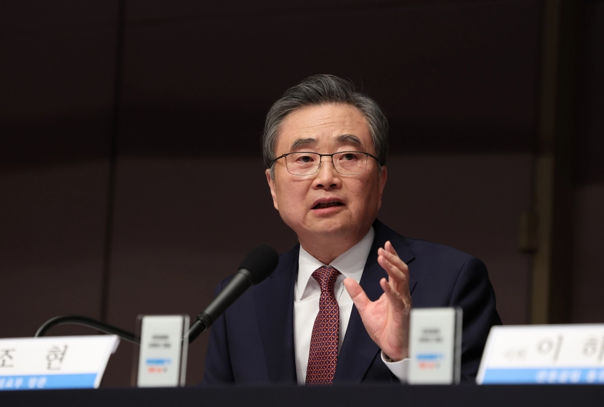 발언하는 조현 외교부 장관