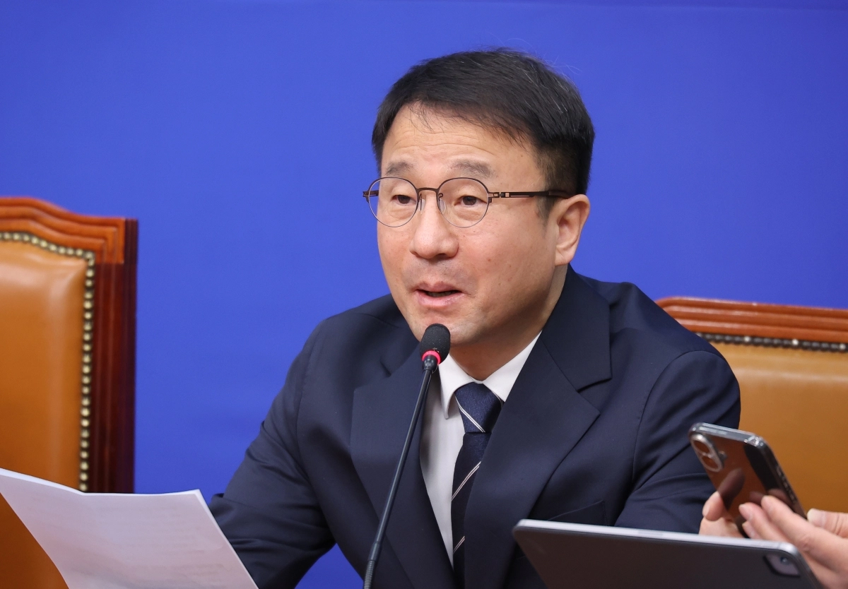 한병도 더불어민주당 원내대표가 지난 2일 서울 여의도 국회에서 열린 최고위원회의에서 발언하고 있다. 연합뉴스