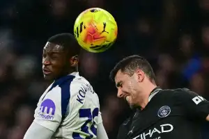 잉글랜드 “초등생 이하 헤더 금지”…뇌질환 예방 조치 도입