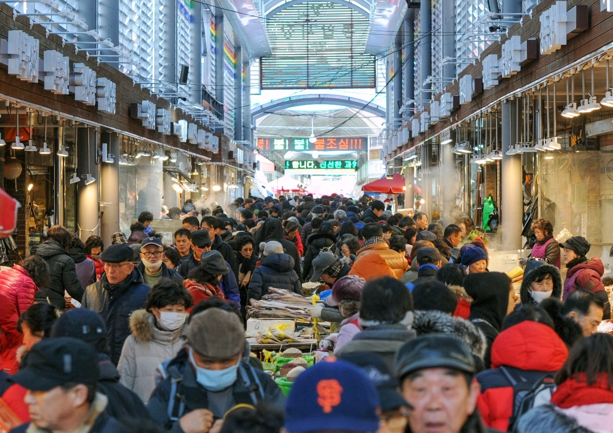 지난해 설 명절 기간 전통시장 전경. 서울신문 DB