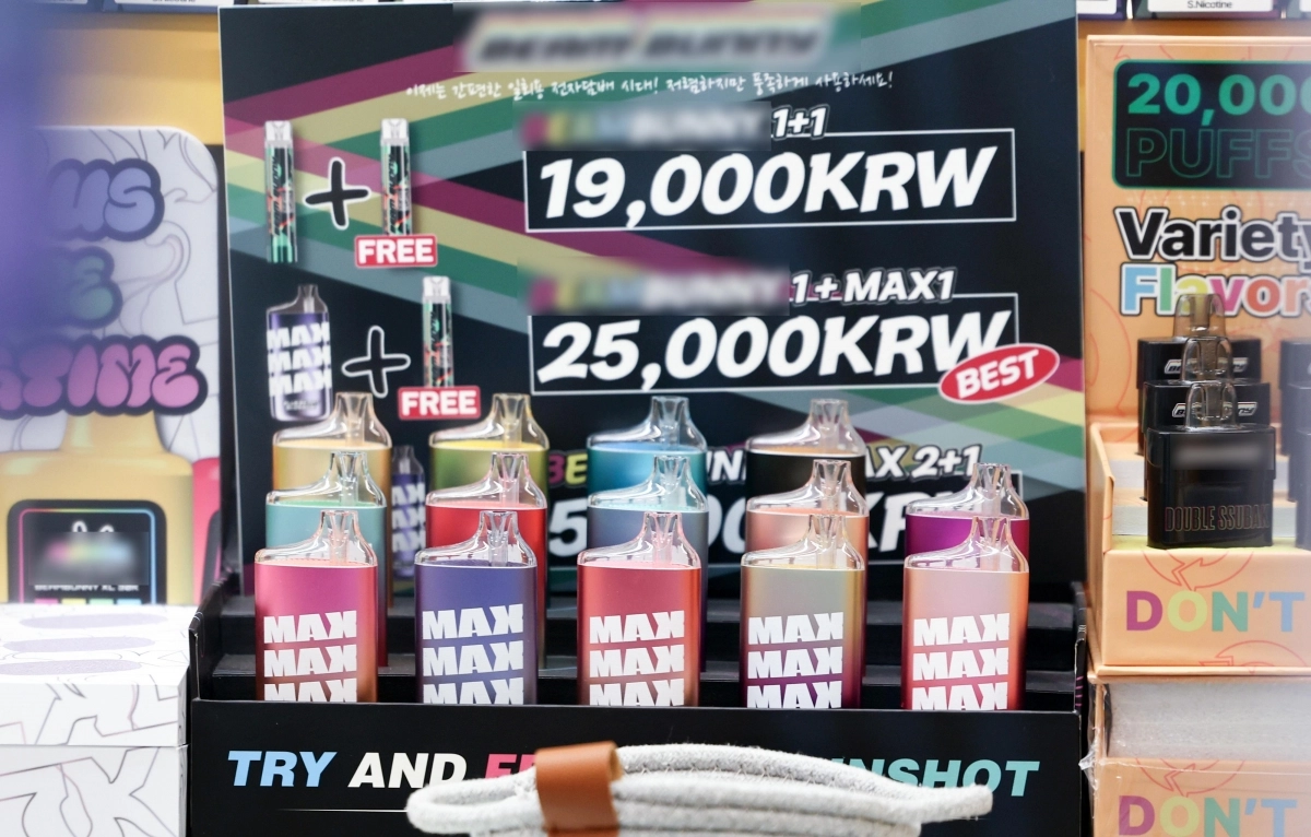 3일 서울의 한 전자담배 매장에 원화 가격표가 붙은 전자담배가 진열돼 있다. 뉴스1