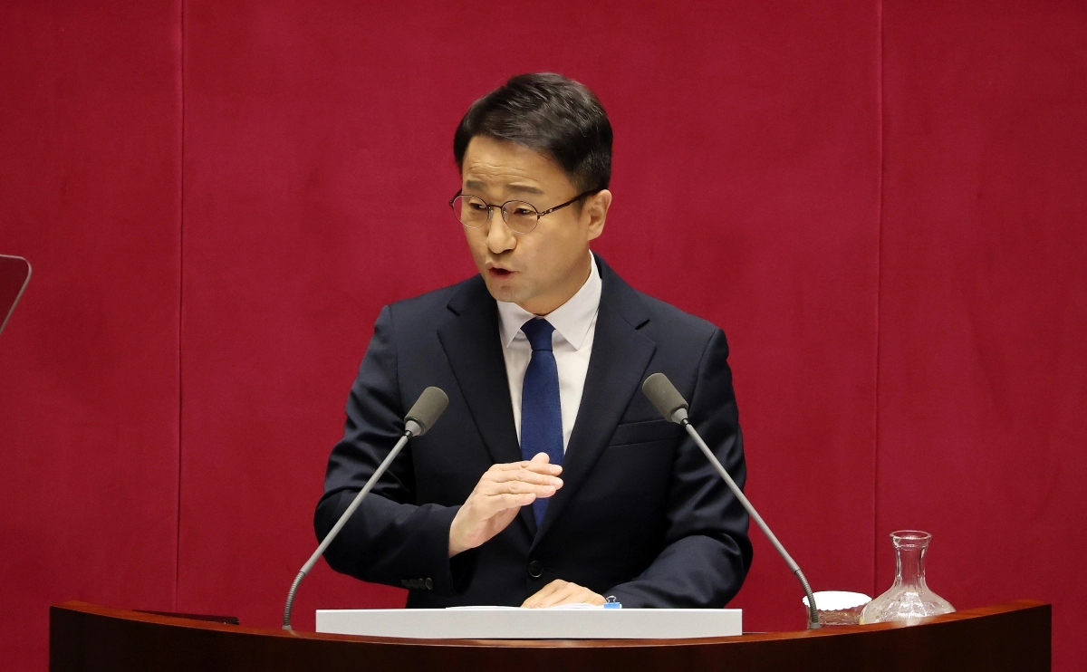 더불어민주당 한병도 원내대표가 3일 국회에서 열린 제432회 국회(임시회) 제2차 본회의에서 국정에 관한 교섭단체 대표 연설을 하고 있다. 2026.2.3 연합뉴스