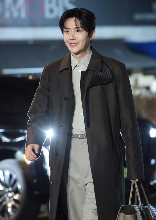 배우 김선호가 28일 서울 성동구 에스팩토리에서 열린 ‘보테가 베네타 2026 여름 프라이빗 뷰 포토콜‘에 참석하고 있다. 2026.1.28 뉴스1