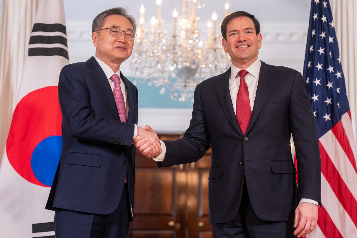 루비오 국무장관과 악수하는 조현 외교부 장관