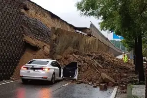 경기남부경찰, ‘옹벽붕괴 중대재해’ 이권재 오산시장 압수수색