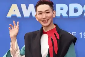 “온몸 근육 경련” 김호영, 공연 중 이상 신호…‘킹키부츠’ 캐스팅 변경