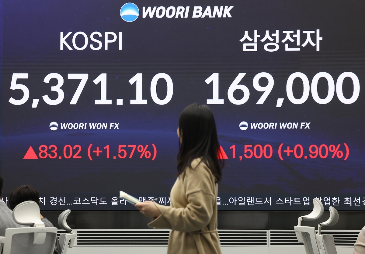 삼성전자 시총 1천조…코스피 상승