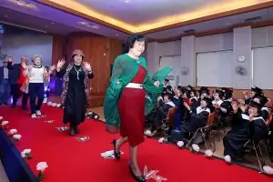 졸업과 함께 당당한 발걸음