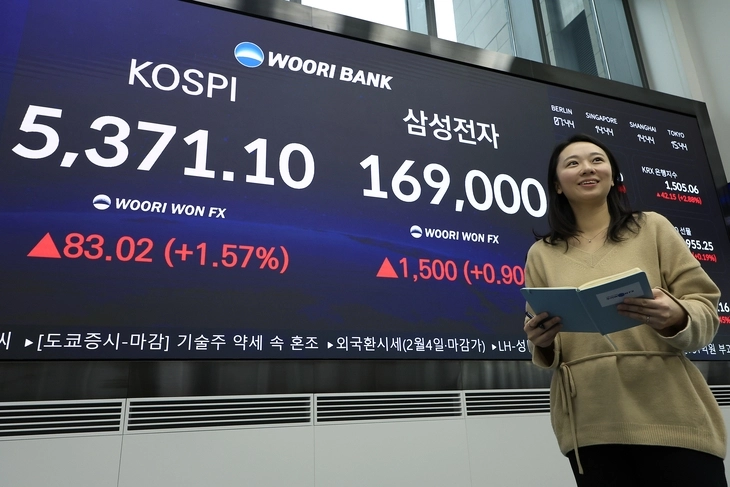 삼성전자 시총 1000조… 국내 기업으론 처음