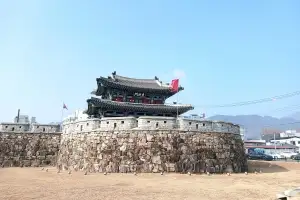 영산강을 허리에 두른 채 ‘뿌리 깊은 고을’ 지켰다