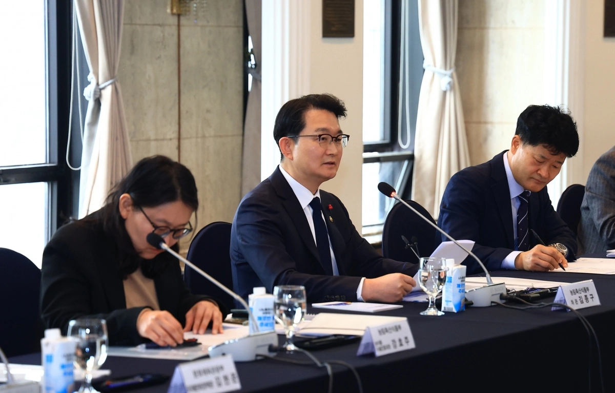 ‘K-푸드 수출기획단’이 지난 3일 K-푸드 수출 지원 계획 등을 논의하고 있다. 농림축산식품부